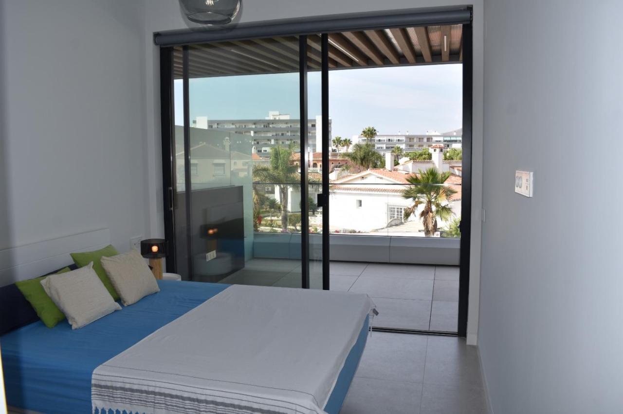 Luxury Complex Beachfront Apartment, Infinity Pool, Sauna, Gym And Large Terrace 토레몰리노스 외부 사진