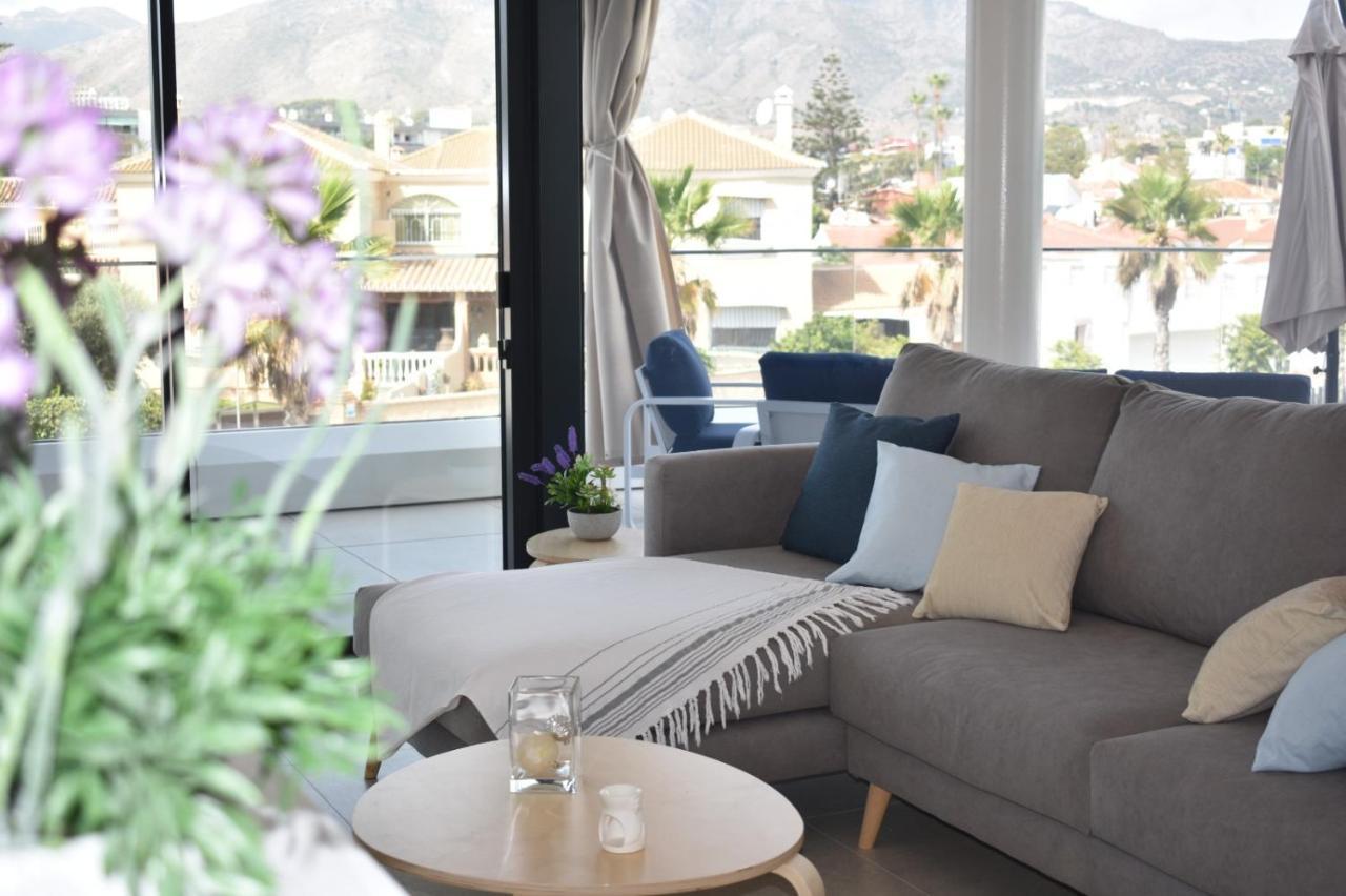 Luxury Complex Beachfront Apartment, Infinity Pool, Sauna, Gym And Large Terrace 토레몰리노스 외부 사진