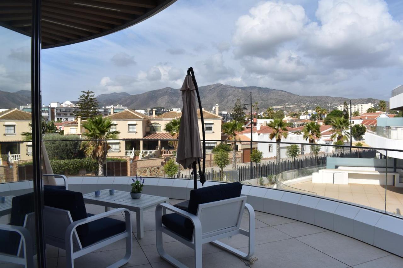 Luxury Complex Beachfront Apartment, Infinity Pool, Sauna, Gym And Large Terrace 토레몰리노스 외부 사진
