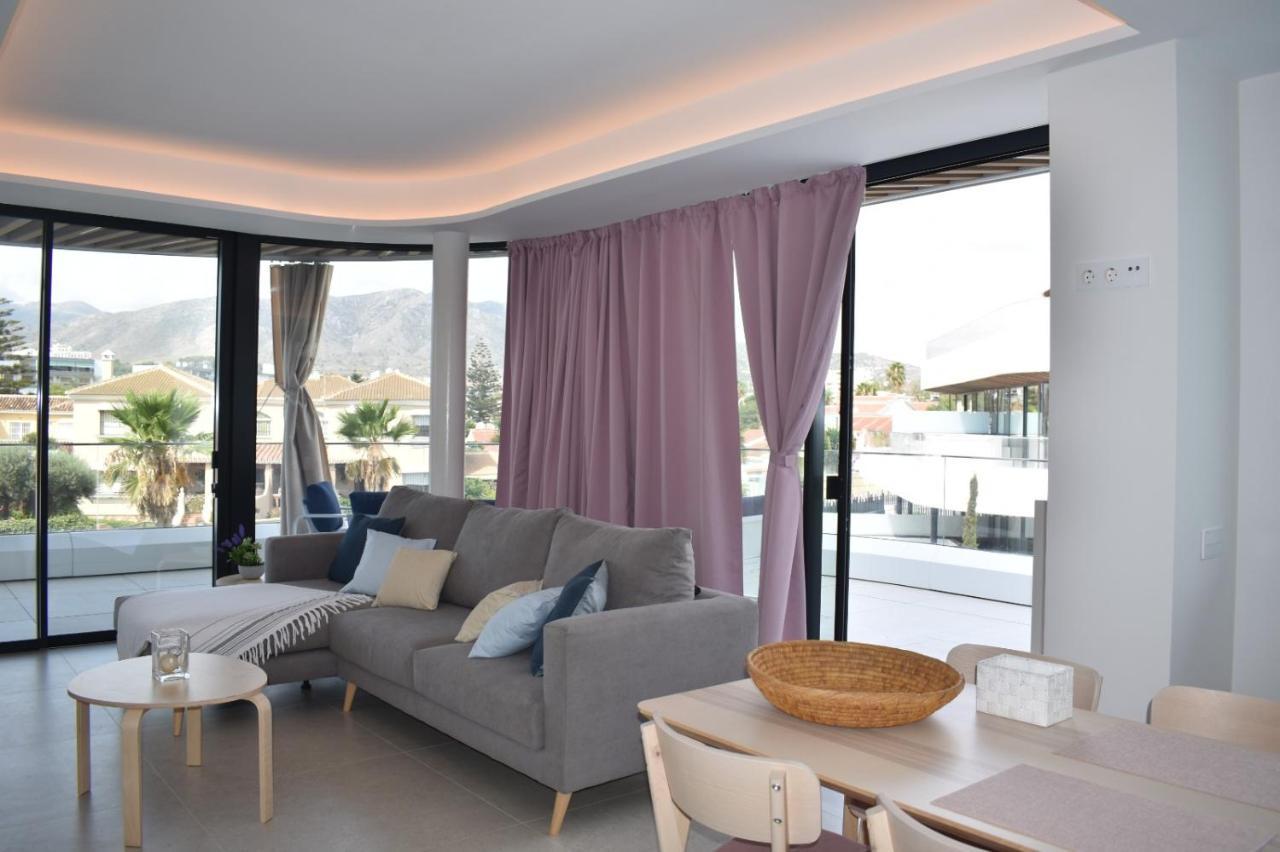 Luxury Complex Beachfront Apartment, Infinity Pool, Sauna, Gym And Large Terrace 토레몰리노스 외부 사진