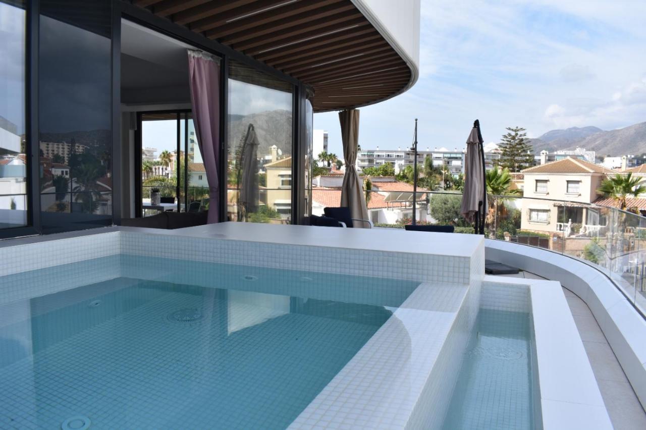 Luxury Complex Beachfront Apartment, Infinity Pool, Sauna, Gym And Large Terrace 토레몰리노스 외부 사진