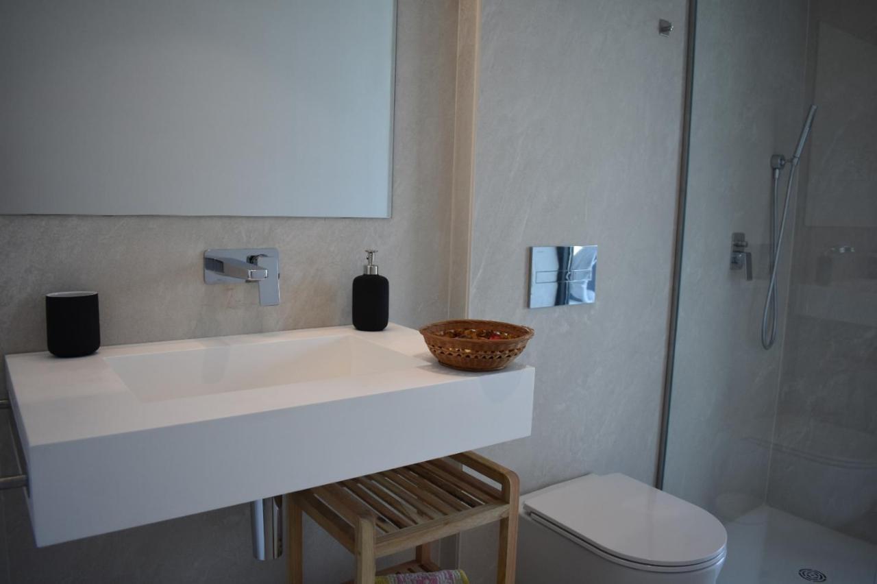 Luxury Complex Beachfront Apartment, Infinity Pool, Sauna, Gym And Large Terrace 토레몰리노스 외부 사진