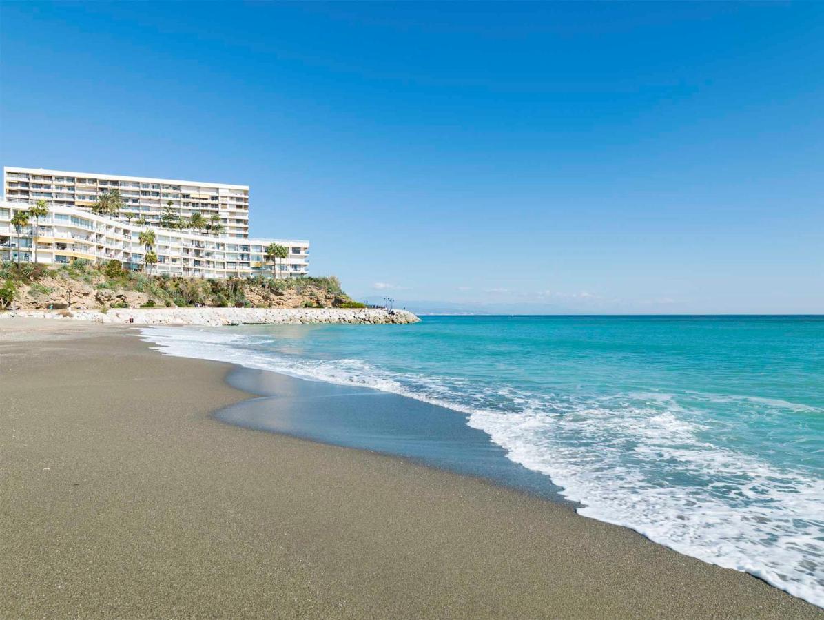 Luxury Complex Beachfront Apartment, Infinity Pool, Sauna, Gym And Large Terrace 토레몰리노스 외부 사진